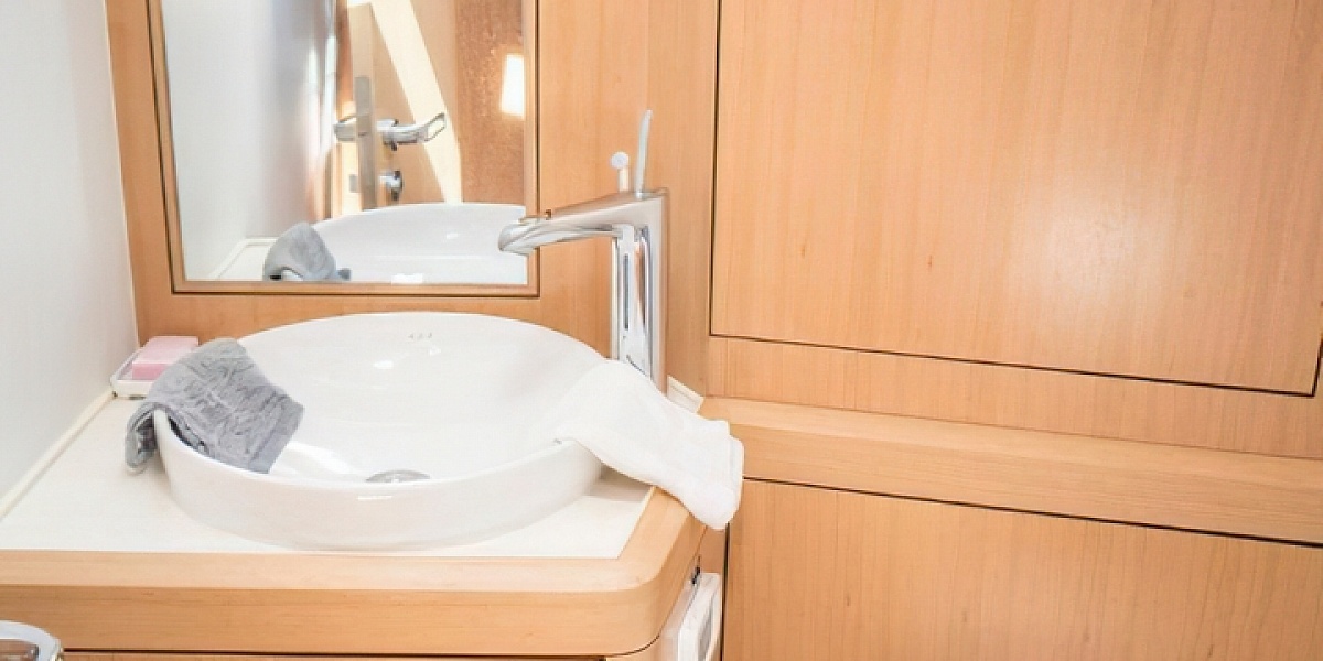 Продается парусная яхта AZUREE 41